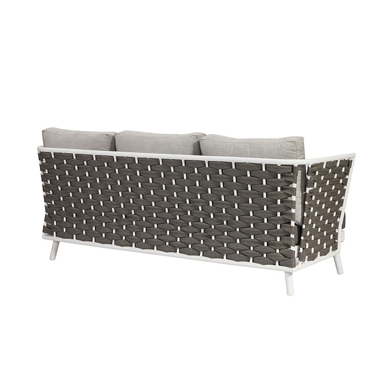 Mặt sau sofa dài đan dây rope chắc chắn, khung nhôm trắng