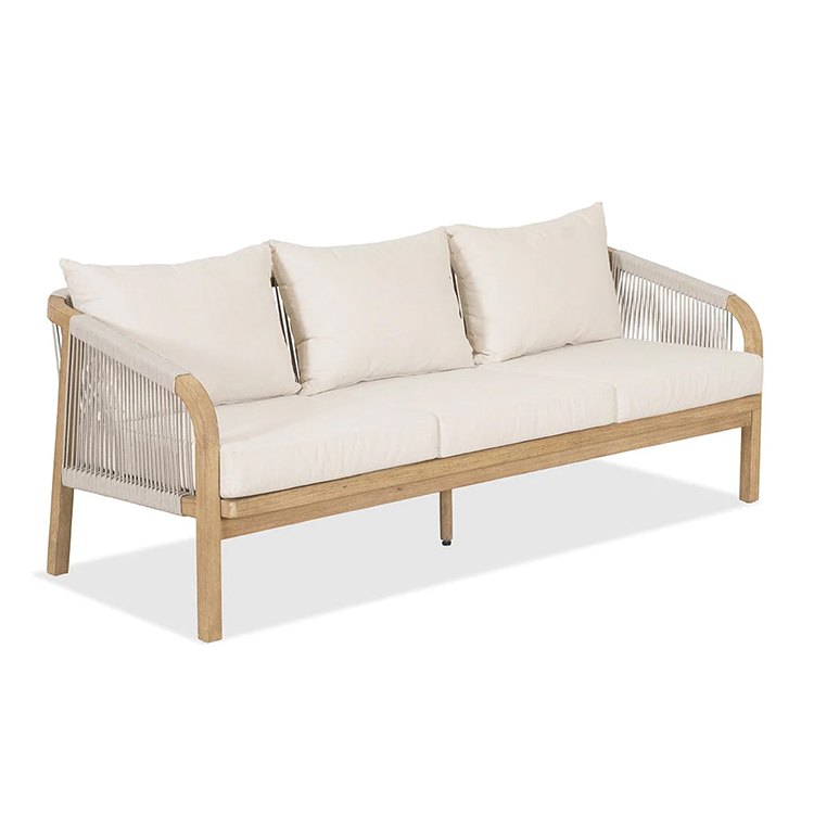Sofa 3 chỗ ngoài trời gỗ teak, nệm dày màu ghi nhạt, thiết kế hiện đại