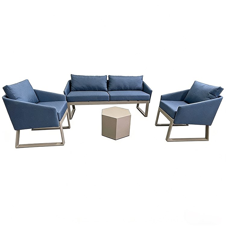 Bộ sofa sân vườn 4 món hiện đại, khung nhôm, nệm xanh, chụp nền trắng