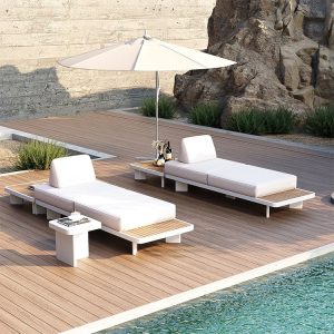 Sofa sân vườn 2 ghế dài và 2 bàn trà đặt cạnh hồ bơi, khung nhôm trắng, mặt bàn vân gỗ.