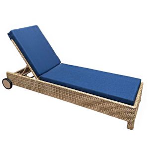 Ghế tắm nắng hồ bơi giả mây, nệm xanh navy, góc nghiêng hiện đại