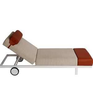 Ghế tắm nắng nhôm ngoài trời nhìn ngang, tựa lưng điều chỉnh nhiều góc, nệm dày màu ghi