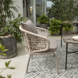 Ghế nhôm đan dây rope, nệm dày, phong cách hiện đại, chụp góc nghiêng
