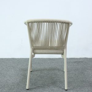 Lưng ghế sân vườn dây rope nhìn từ phía sau, thiết kế thoáng mát
