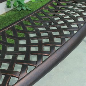 Chi tiết mặt ngồi ghế nhôm đúc họa tiết đan lưới
