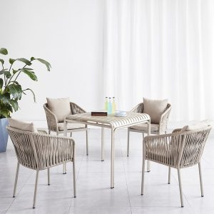 Bộ bàn ghế sân vườn 4 ghế 1 bàn, đan dây rope dày, nệm tựa êm ái, màu be