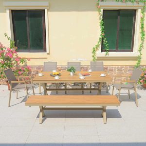 Bộ bàn ghế ngoài trời 7 món, phối cảnh sân vườn, phù hợp không gian rộng