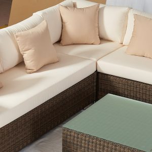 Chi tiết góc nối sofa và nệm dày, đan mây tinh xảo