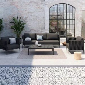 Bộ sofa sân vườn nhôm đan dây rope màu xám đậm, gồm sofa dài, 2 ghế đơn và bàn trà, đặt ngoài trời phong cách công nghiệp
