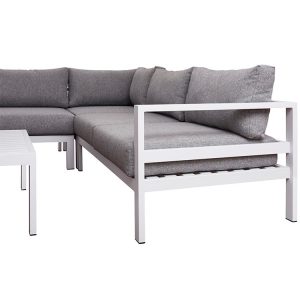 Cận cảnh góc L sofa ngoài trời, khung nhôm trắng chắc chắn