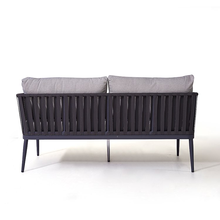 Mặt sau sofa đôi ngoài trời khung nhôm, đan dây chắc chắn, nệm tựa dày