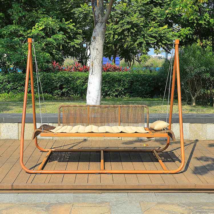 Xích đu sân vườn 2 chỗ, khung sắt chắc chắn, dây đan thủ công, nệm dài thoải mái