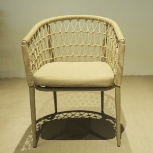 Góc trực diện ghế sân vườn khung nhôm, nệm ngồi êm ái
