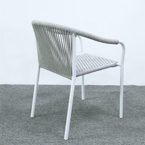 Ghế ngoài trời dây rope nhìn chéo từ phía sau