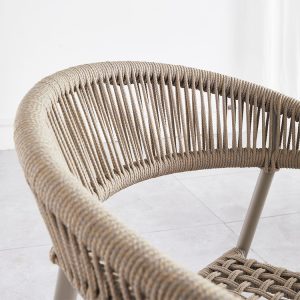 Cận cảnh phần tựa lưng ghế dây rope đan tinh xảo, bền đẹp