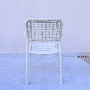 Ghế nhôm đan dây rope nhìn từ phía sau