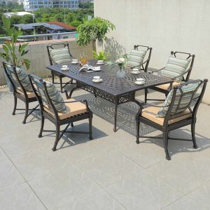 Bộ bàn ăn ngoài trời nhôm đúc 8 ghế, nệm ngồi và gối tựa sọc xanh be, kiểu dáng thanh lịch