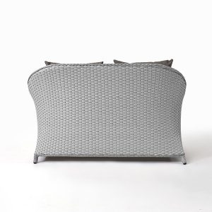 Mặt sau sofa đôi nhựa giả mây xám, đan tay chắc chắn, phù hợp không gian ngoài trời