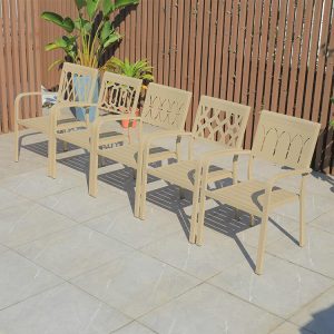 Dãy 4 ghế nhôm ngoài trời với nhiều mẫu hoa văn lưng tựa khác nhau, dễ xếp chồng