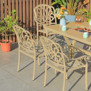 Cận cảnh ghế nhôm đúc ngoài trời hoa văn cổ điển, phù hợp bộ bàn ăn sân vườn