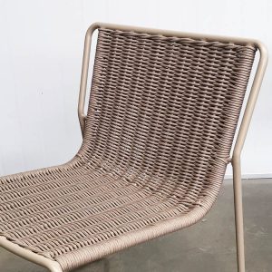 Cận cảnh mặt ghế đan dây rope tinh xảo, khung nhôm sơn tĩnh điện