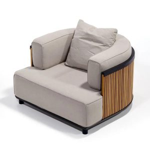 Ghế đơn sofa ngoài trời, khung nhôm, ốp gỗ teak, nệm ghi sáng dày êm