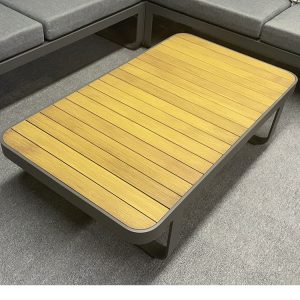 Bàn trà sân vườn mặt gỗ nhựa composite, khung nhôm sơn tĩnh điện hiện đại