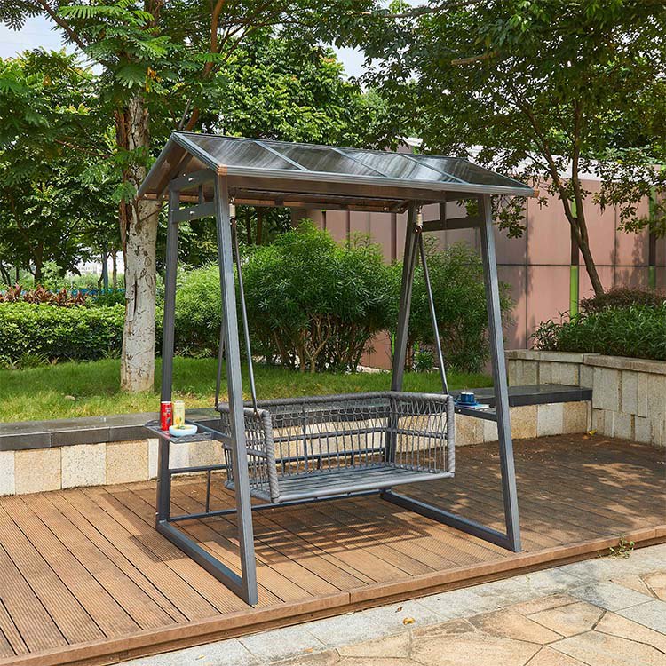 Xích đu ngoài trời 2 chỗ, khung nhôm, đan dây rope toàn bộ, không có nệm, mái che polycarbonate
