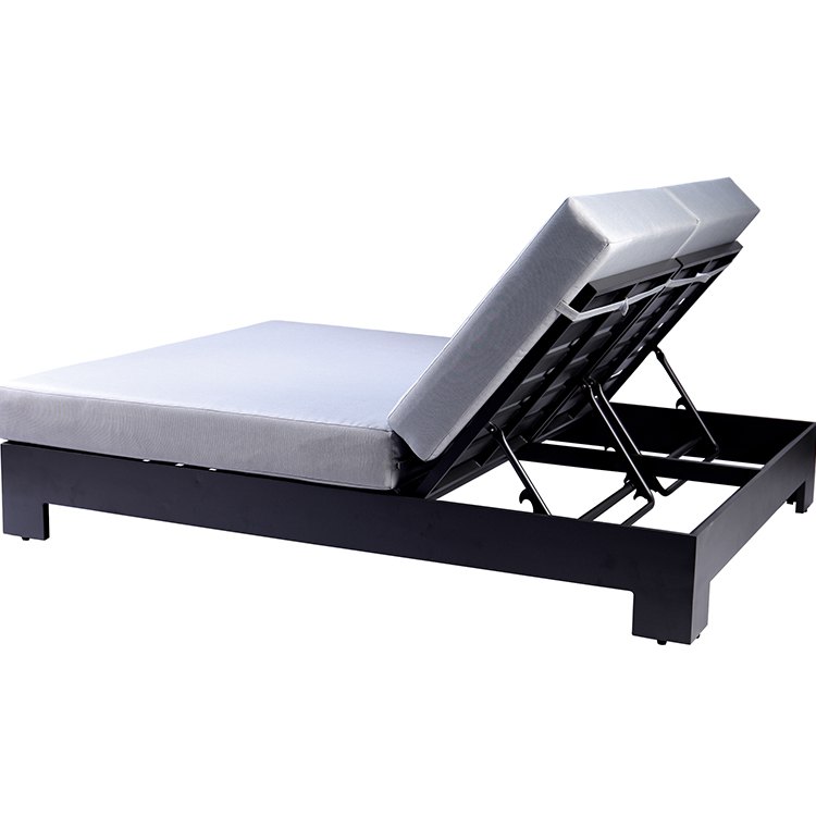Góc nghiêng giường tắm nắng đôi nhôm, nệm xám, tựa lưng điều chỉnh