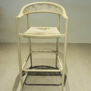Góc chính diện ghế bar ngoài trời khung nhôm đan dây, phong cách hiện đại