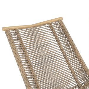 Chi tiết đan dây nhựa giả mây thủ công trên lưng ghế ngoài trời